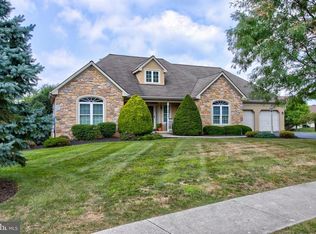 15 Marie Dr, Lititz, PA 17543