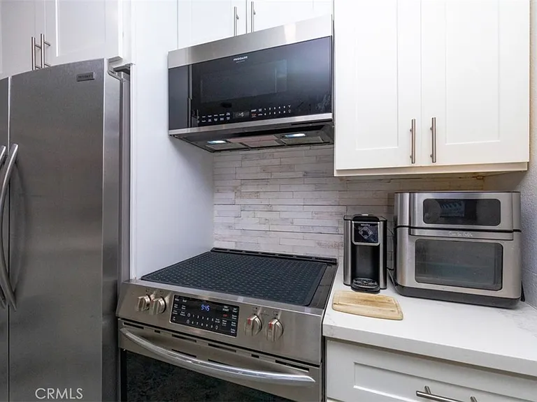 28121 Highridge Rd #305 — Photo 11