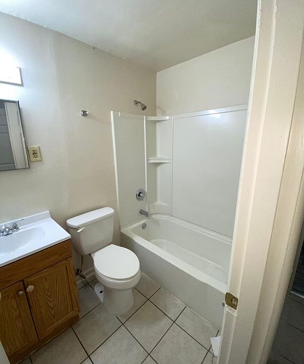 1st image of 7 Marvin Gdns APT D