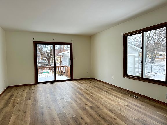 2nd image of 297 W 23rd St