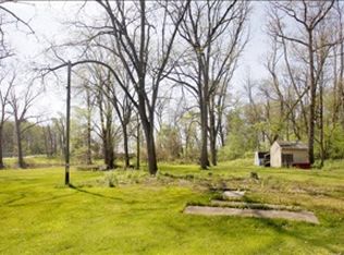 690 Centreville Rd, Constantine, MI 49042