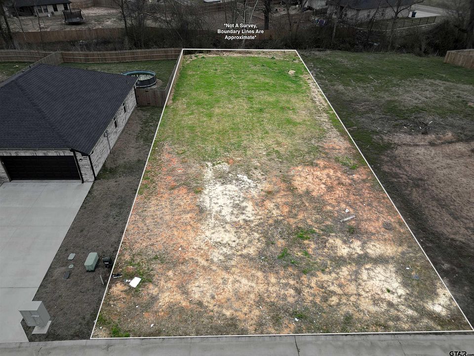 2nd image of 104 Arledge St