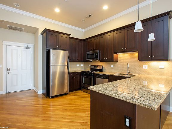 2nd image of 2730 N Ashland Ave APT 404