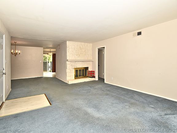 3rd image of 4440 E 68th St Unit 485