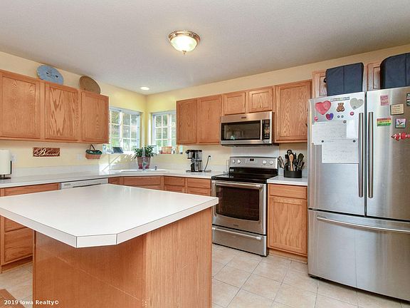 4th image of 406 E 14th Pl