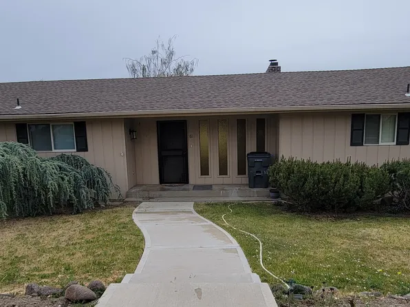 61 Herlou Dr, Selah, WA 98942