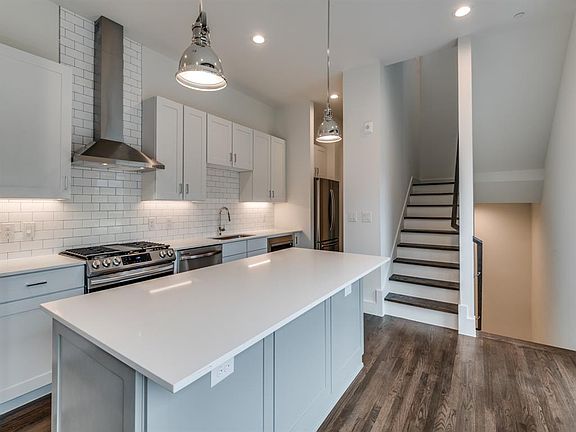 5th image of 4426 Cabell Dr #1205