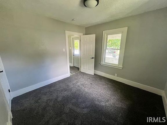 5th image of 1005 Kinyon St