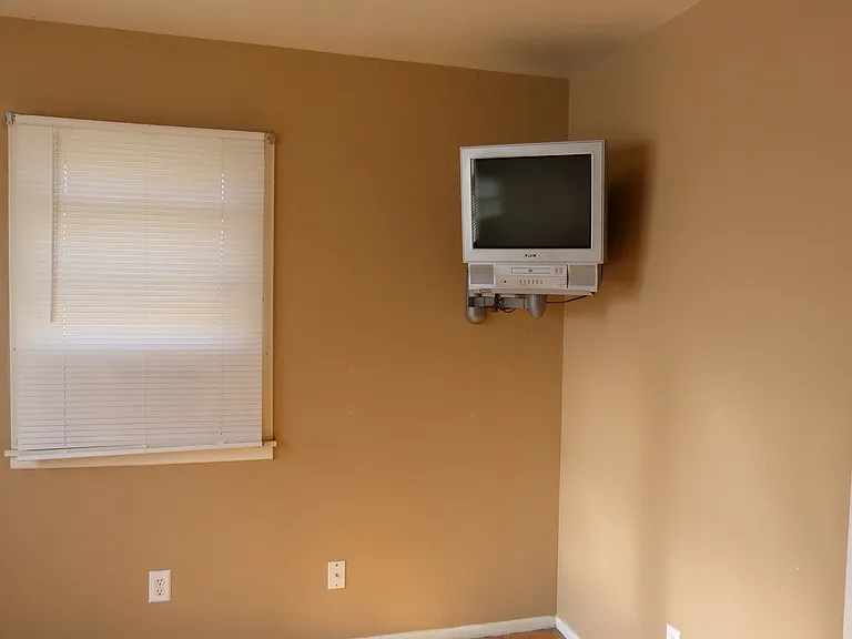 703 Dixie Dr — Photo 14