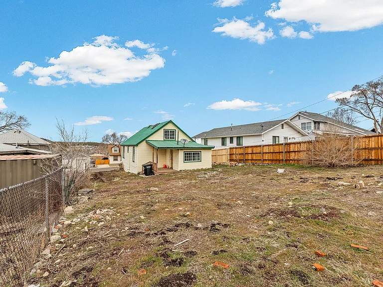 114 E Sherman Ave — Photo 30