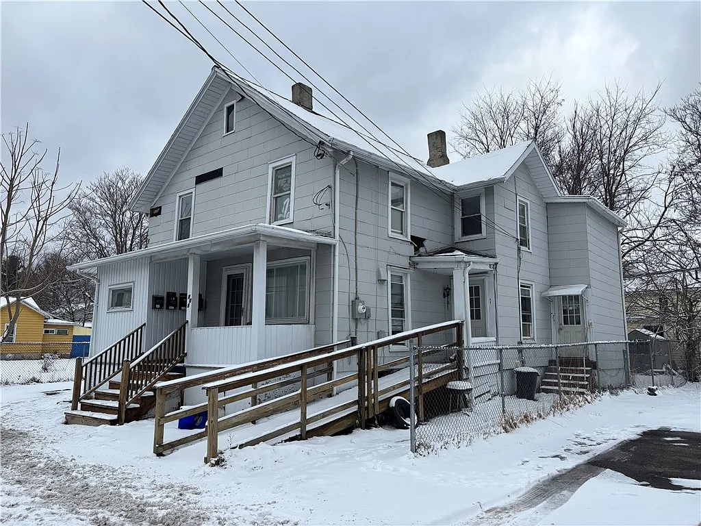 406 Dewitt Ave photo 1