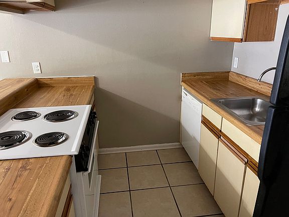 4th image of 2375 Sandpiper St