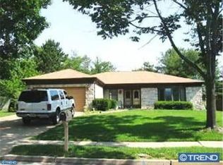 17 Woodbury Ct, Cherry Hill, NJ 08003