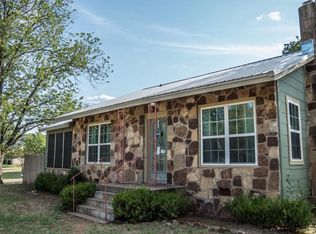 616 Lemburg St, Mason, TX 76856
