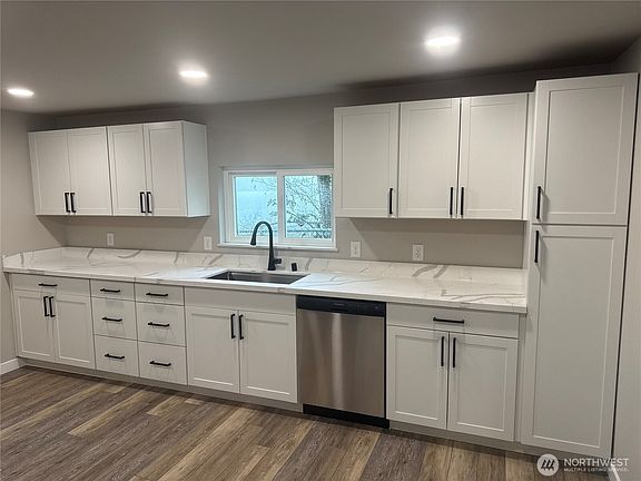 3rd image of 4123 McCall Boulevard W