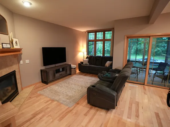 54 Wood Brook Way, Fitchburg, WI 53711