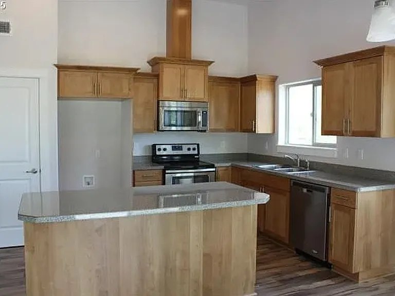1530 W Basil St — Photo 3