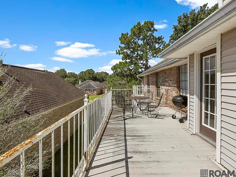8500 Bluebonnet Blvd #22 — Photo 16