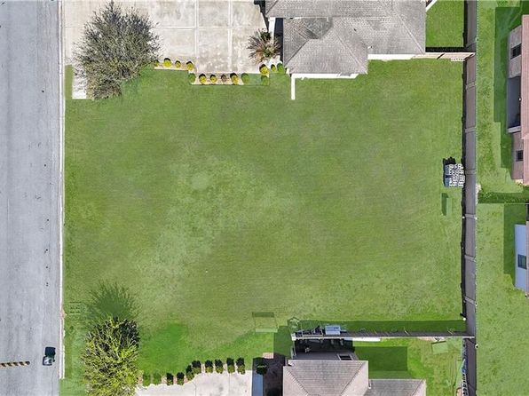 209 N 16th St, Hidalgo, TX 78557