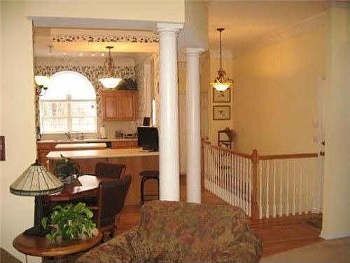 5th image of 1016 NE Woodbury Ln