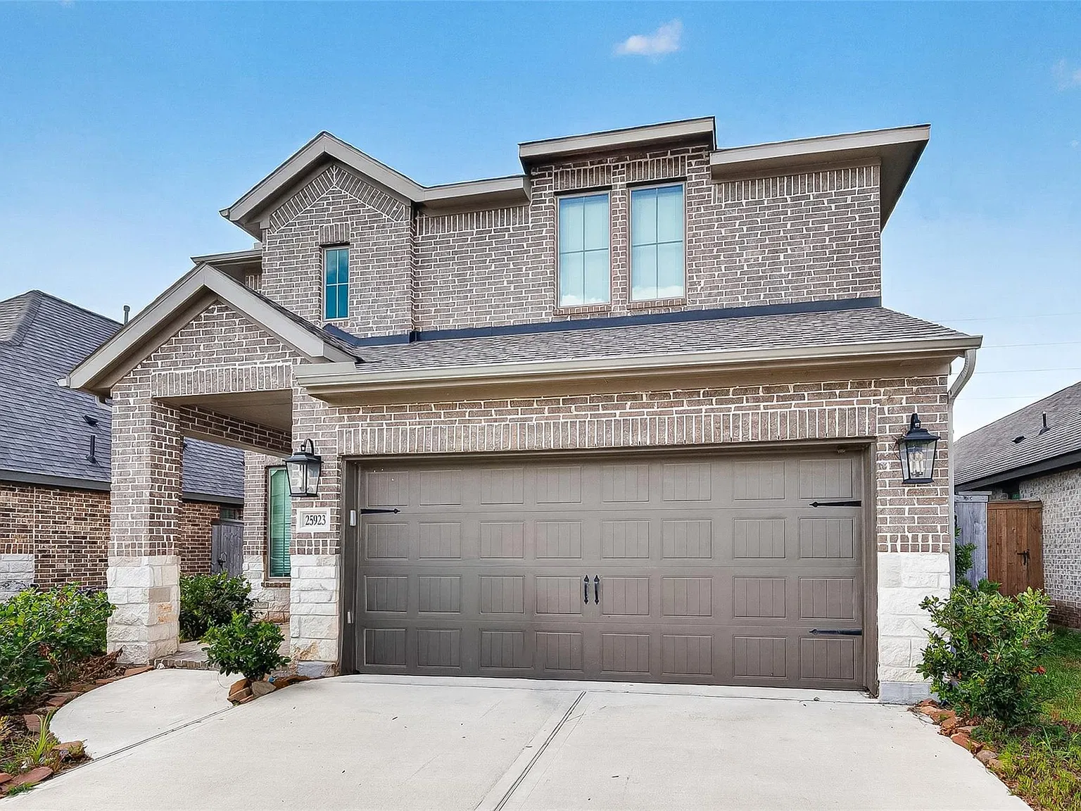 4 bed, 3.5 bath, 2654 sqft, $2,950 — Photo 1