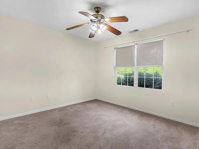 1742 Dogwood Dr — Photo 11