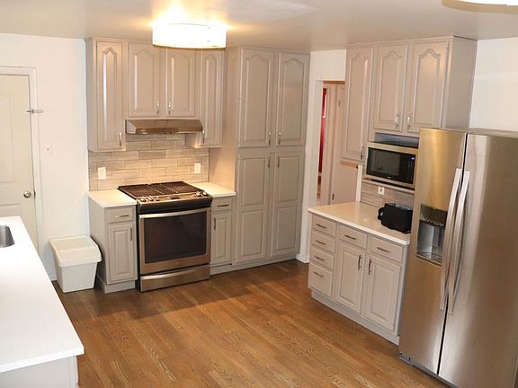4th image of 1625 S Grant St #A