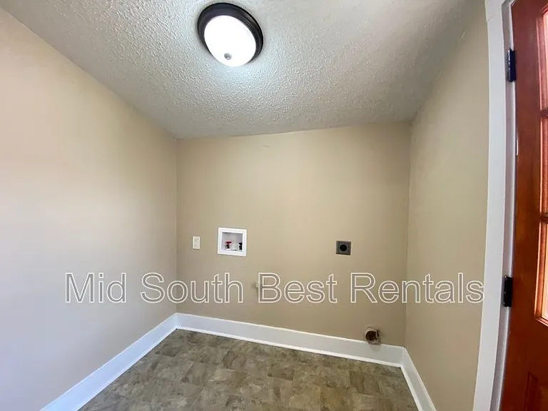 3315 Maryland Ave — Photo 17