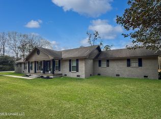 1404 Neal Rd, Picayune, MS 39466