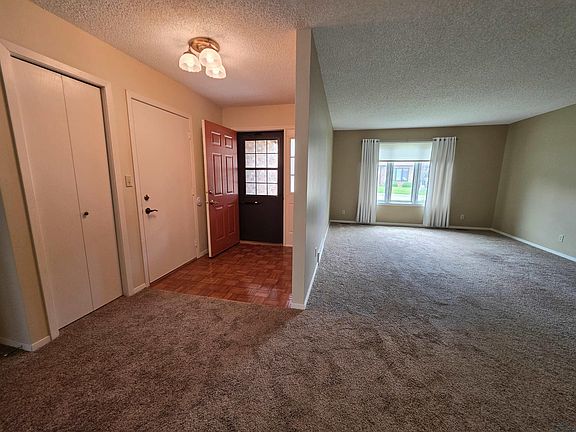 5th image of 9 Pioneer Ct NW