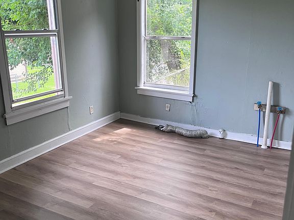 5th image of 4401 Olga St