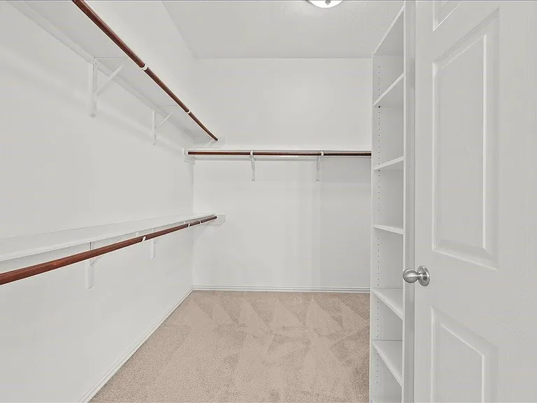 2120 Red Timber Ct — Photo 31