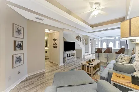 100 Palm Harbor Pkwy — Photo 11