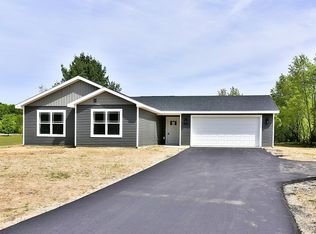 18880 Lance Ln, Interlochen, MI 49643