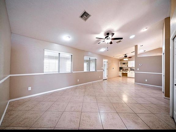 4th image of 914 E San Remo Ave