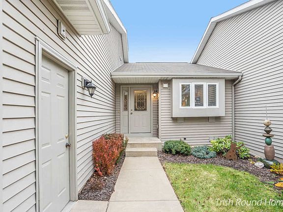 3rd image of 2655 Hillandale Dr NW