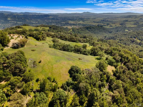 7251 Grove Court, Sonoma, CA 95476
