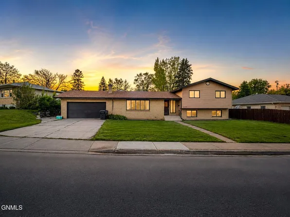 1200 6th St NW, Mandan, ND 58554