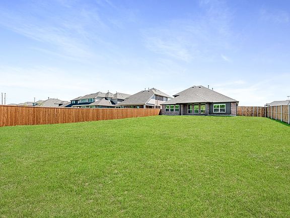 3rd image of 1926 Emerald Vista Blvd