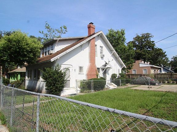 2nd image of 165 North St