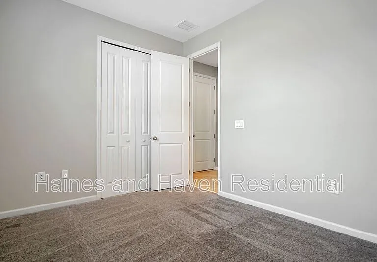 840 Blue Creek Dr — Photo 30