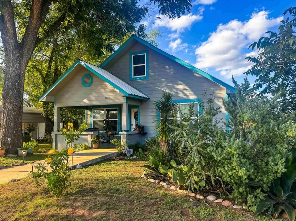 1205 Sandstone, Llano, TX 78643