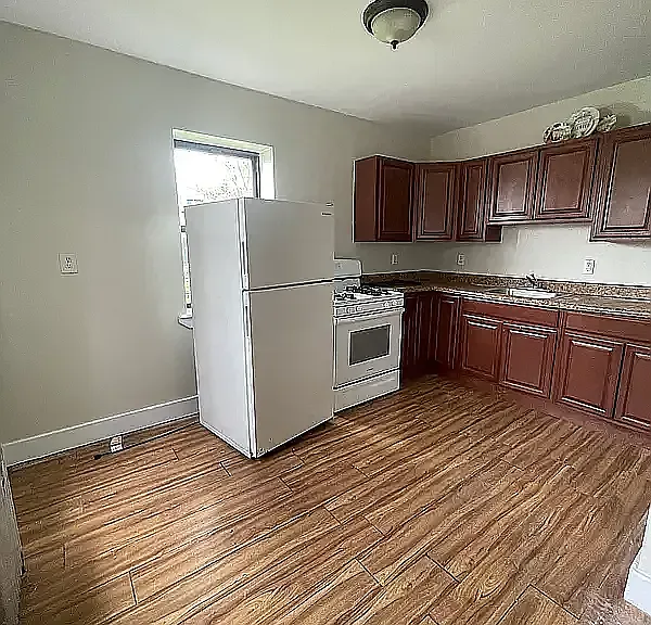 3106 Atlantic Ave #4 — Photo 3
