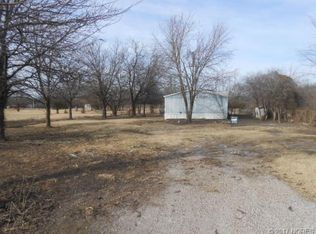 8353 Edmondson Rd, Mounds, OK 74047