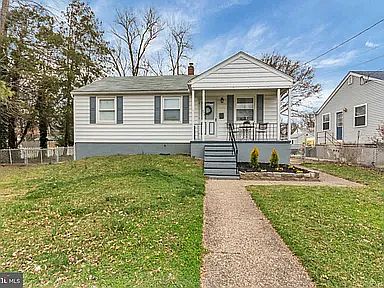 1st image of 232 W Underwood Ave