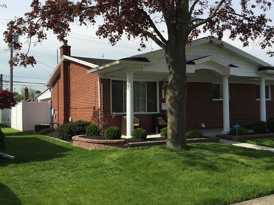 2nd image of 27171 Terrell St