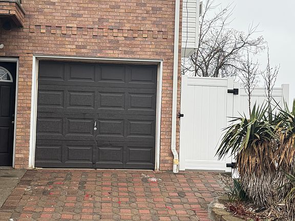 3rd image of 753 Quincy Ave #1