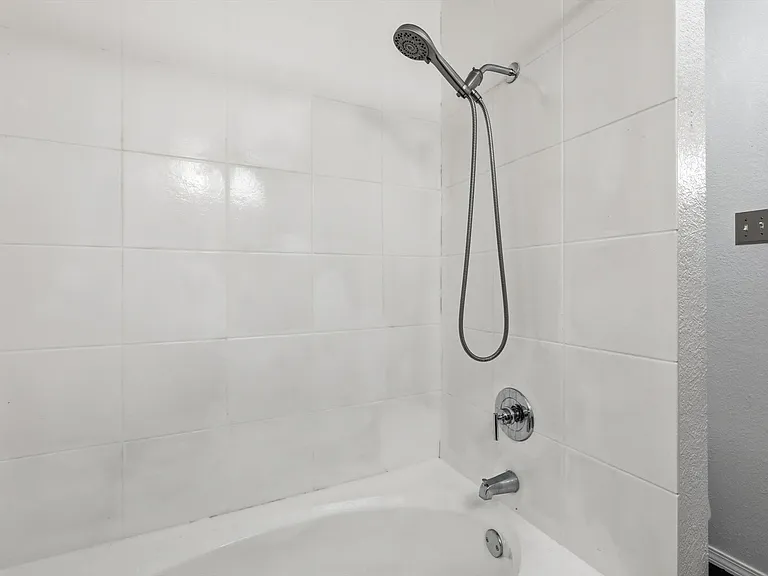 8816 Quarry Cir — Photo 5