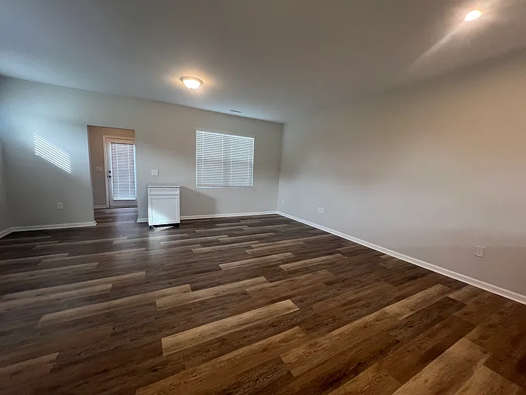 11 Blakely St — Photo 9