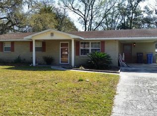5105 Twin Pine Dr, Plant City, FL 33566